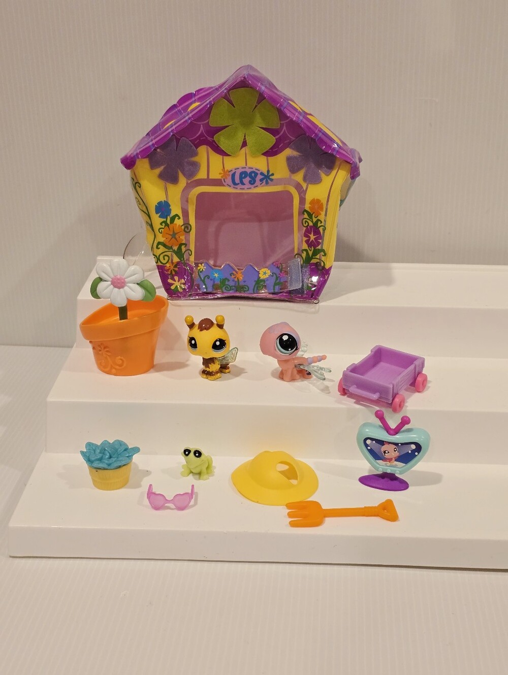 Littlest Pet Shop LPS Target Exclusive Little Bitty Birdhouse Playset